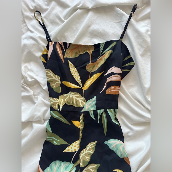 Elegant Black Floral Jumpsuit - Picture 2 of 5